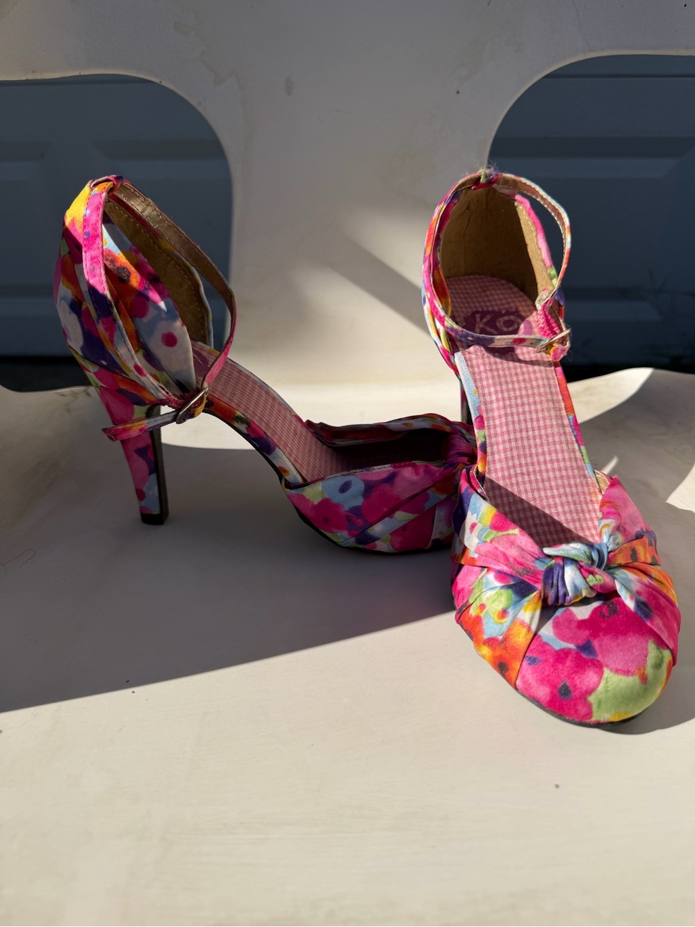 Women's Pink Floral Ankle-Strap Heels - size 8.5